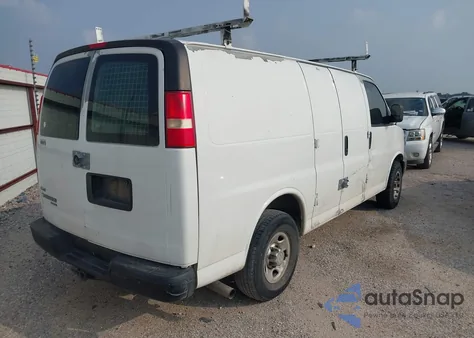 2012 Chevrolet Express 2500 Work Van z USA, uszkodzony, nr VIN 1GCWGFFA8C1106882